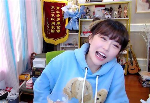 爆料周淑怡视频大全集,揭秘网络红人的魅力与争议